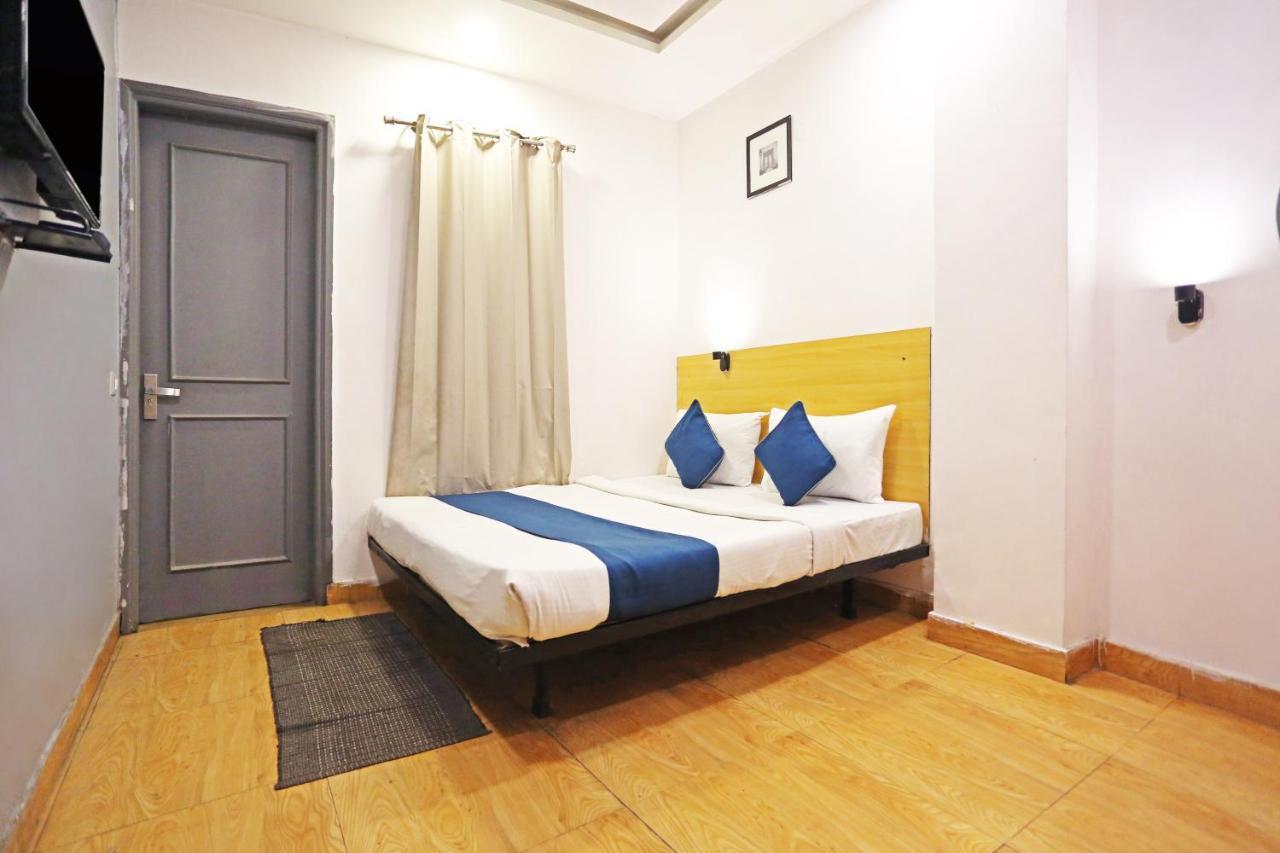 Hotel Raaso Inn Rohini Sec-16 By Arrow Delhi  Exterior photo